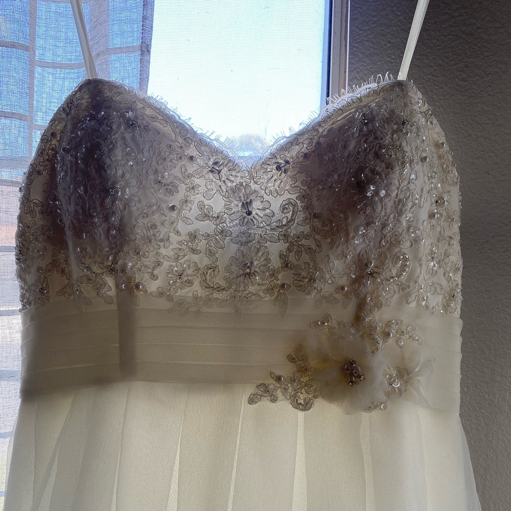 Strapless wedding dress, size 16, slight off white color